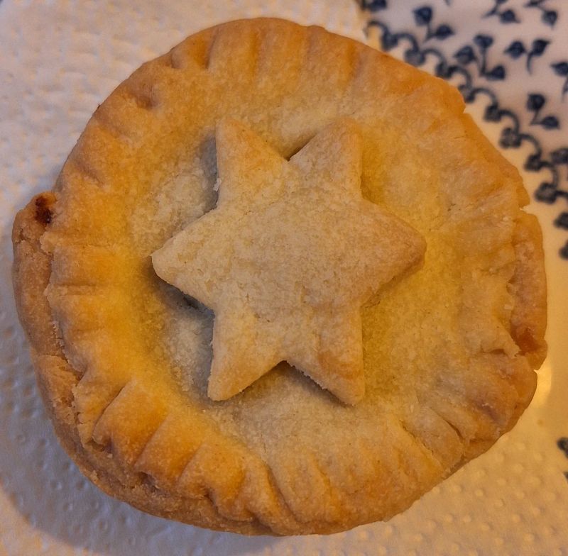 homemade-mince-pie-star