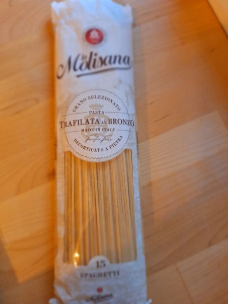 Packet of Italian bronze-die spaghetti