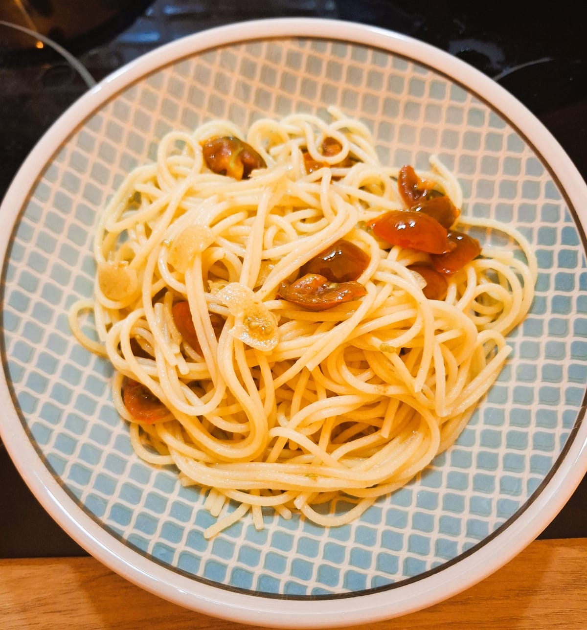 Spaghetti with Olive Oil, Garlic and Tomato